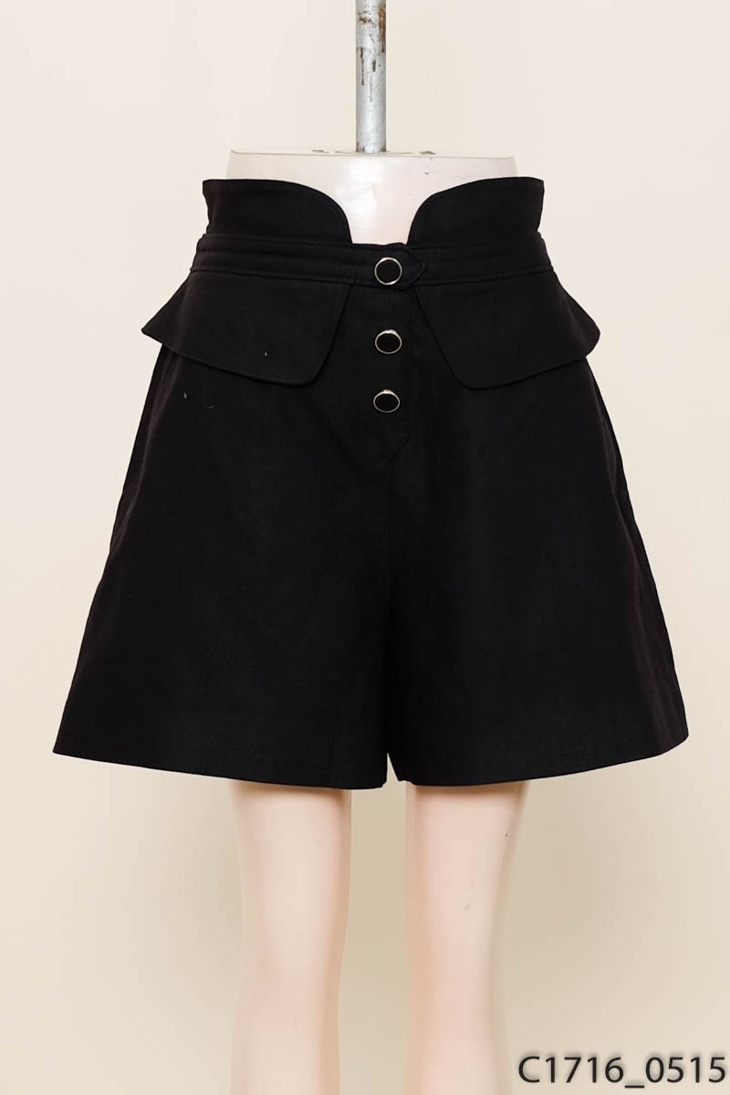 Quần shorts đen