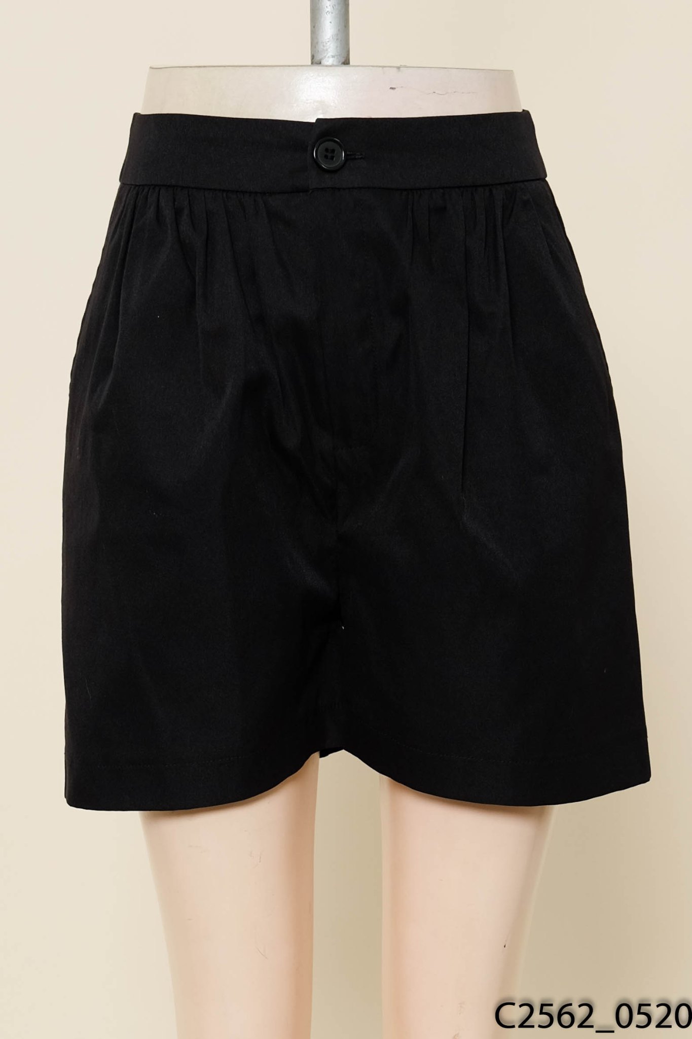 Quần shorts đen Twenty.five
