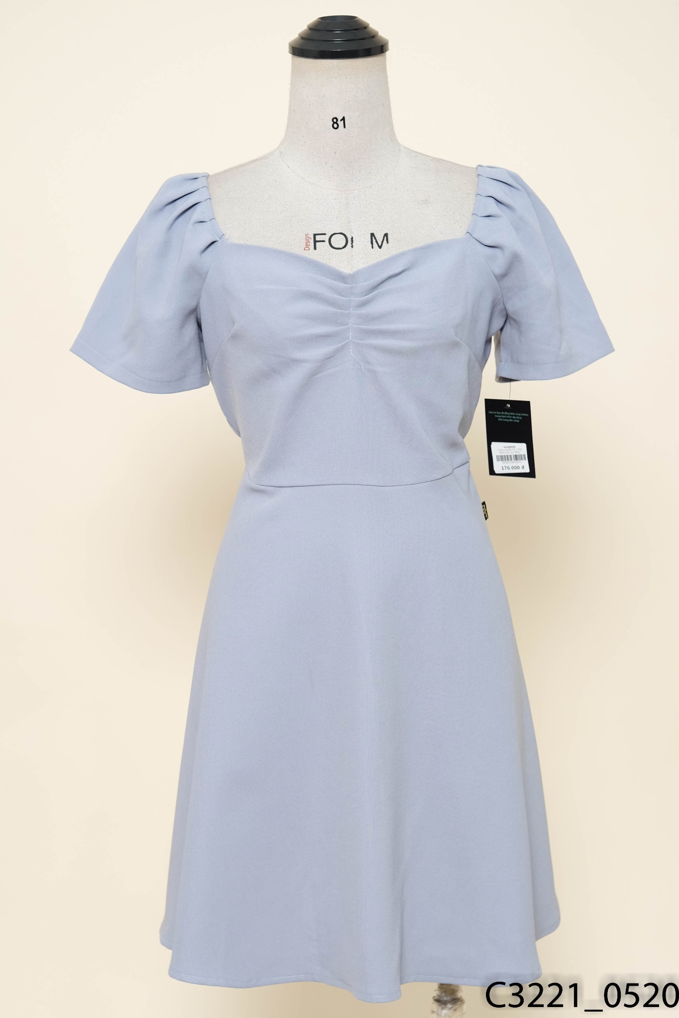 DVC- Đầm xanh tay bồng