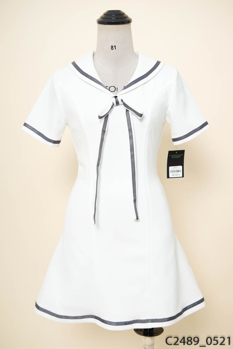 LYRA- Đầm trắng viền ghi New Tags