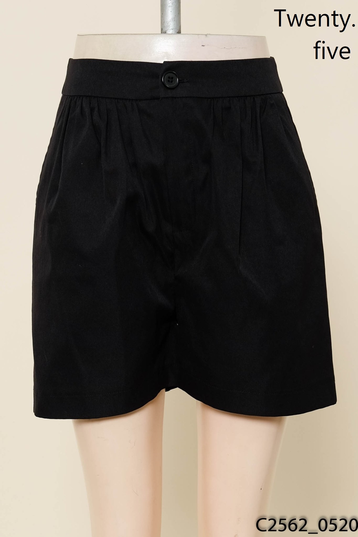 Quần shorts đen Twenty.five
