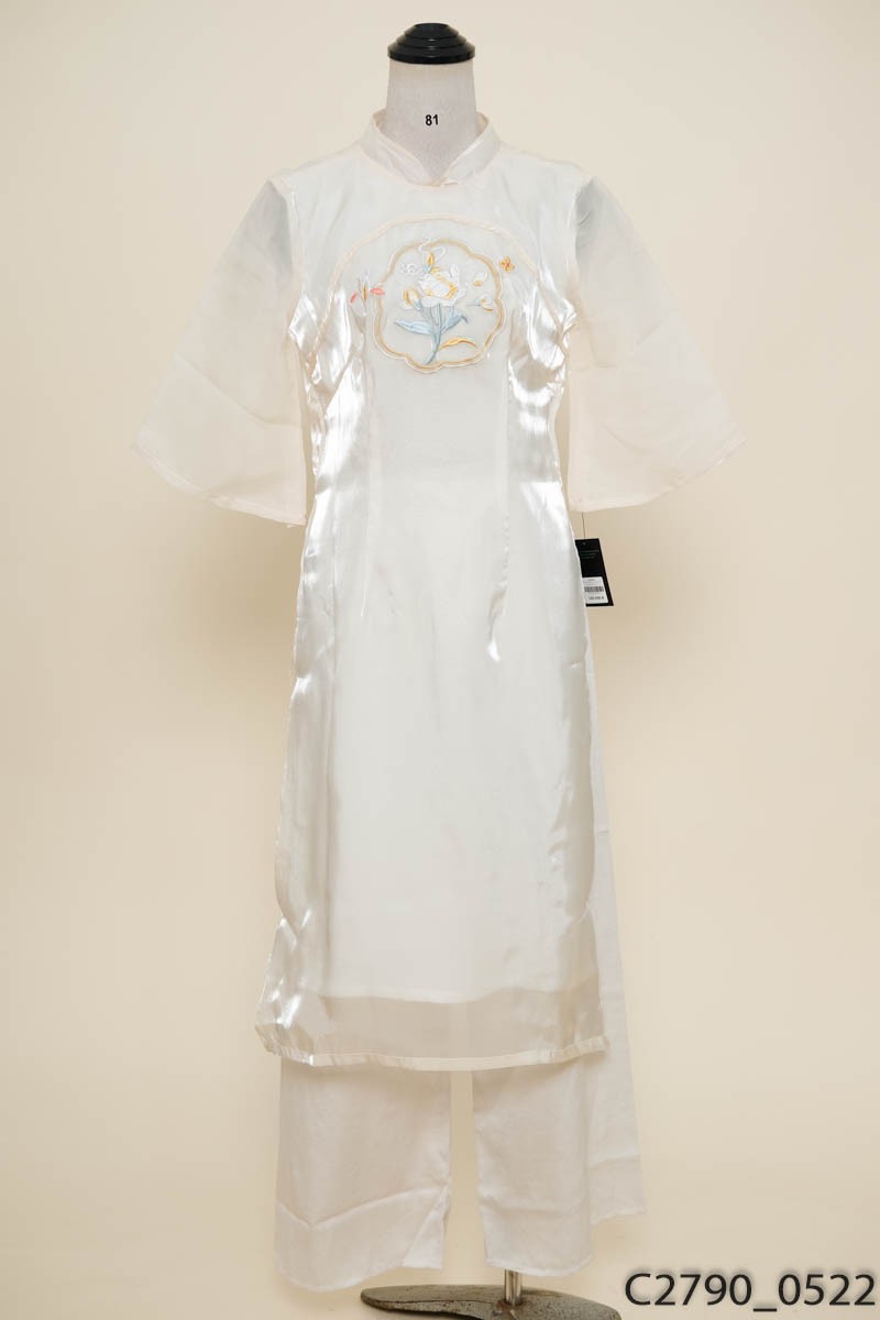 Set áo dài be thêu hoa