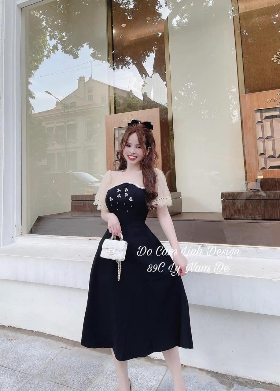 Đầm đen phối lưới