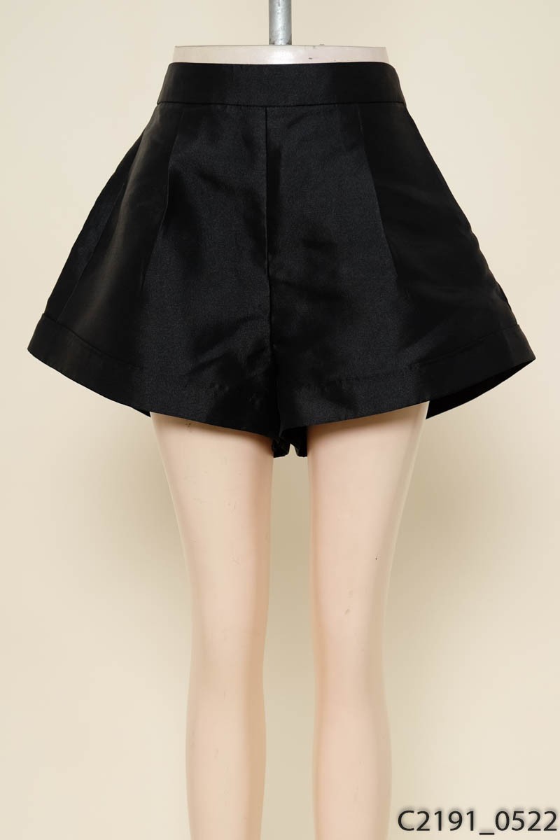 TWENTYSIX - Quần shorts đen