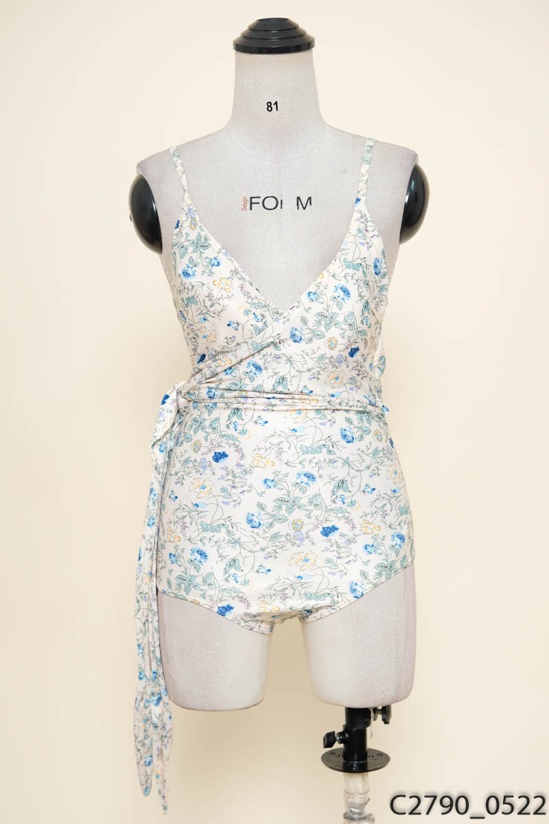 Monokini be hoa