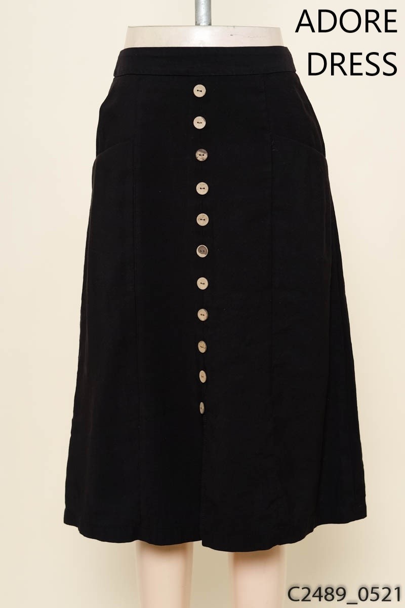 Chân váy đen khuy gỗ Adore Dress