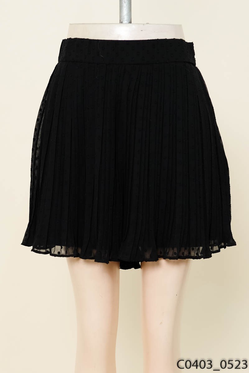 Quần shorts đen