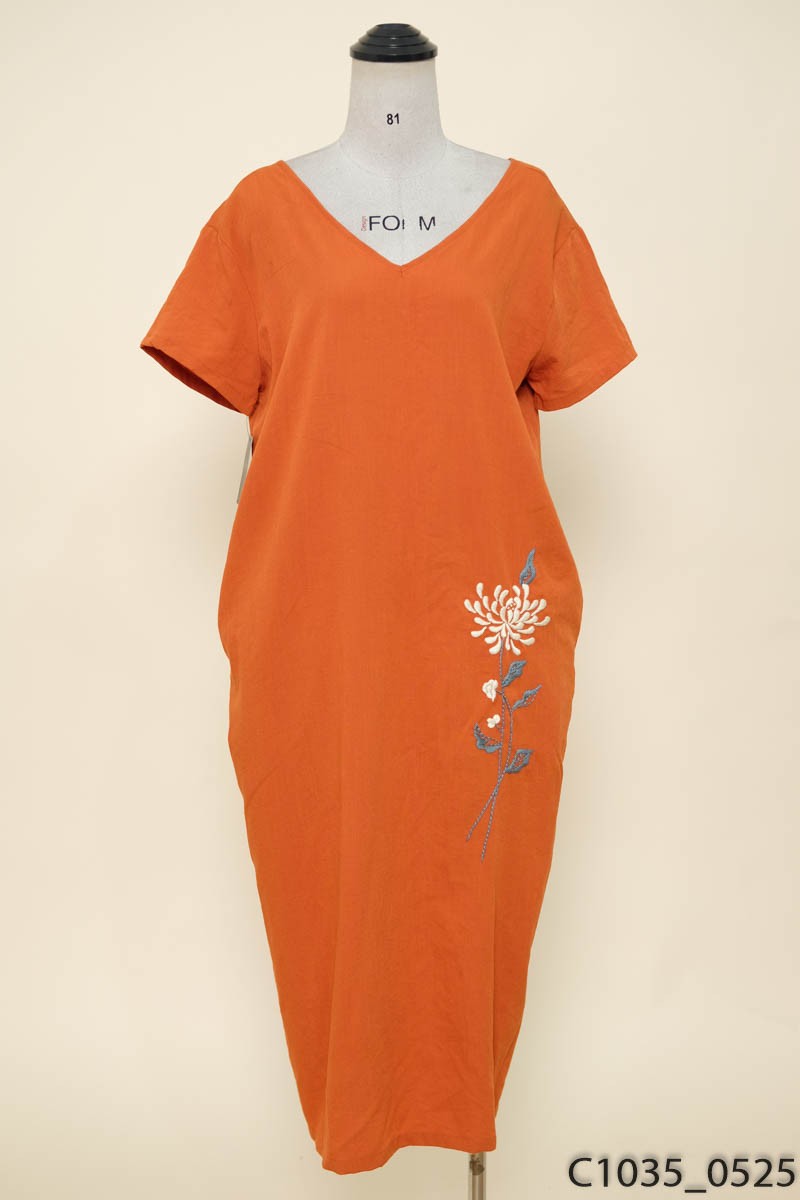 NHÀ RƠM- Đầm cam thêu hoa New Tags