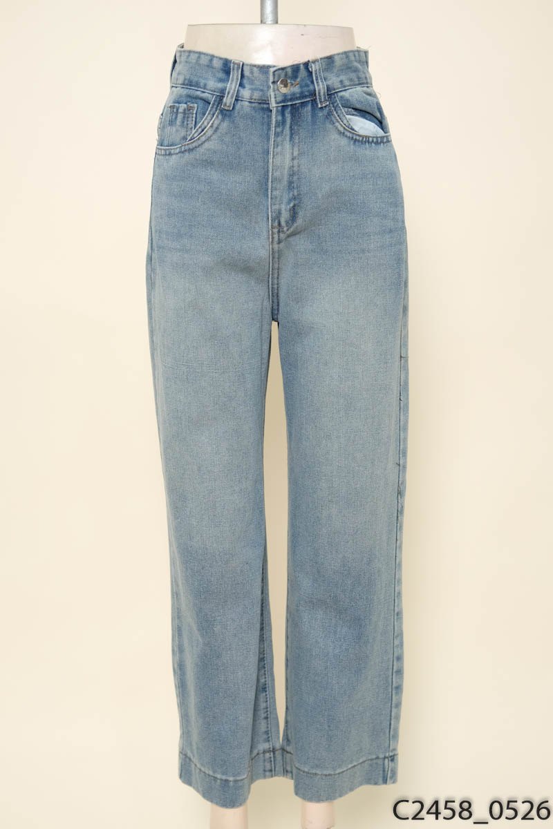Quần jeans xanh suông