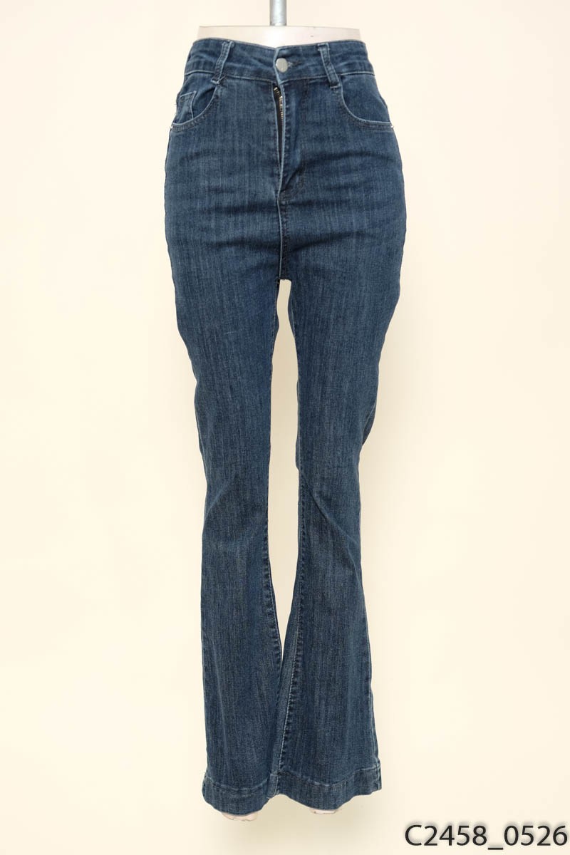Quần jeans xanh