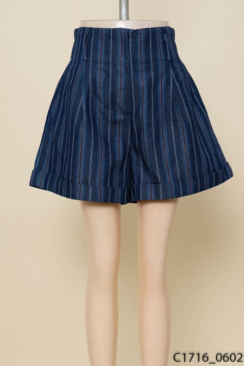 Quần short sọc xanh