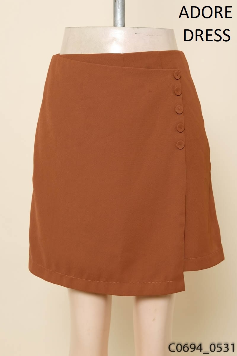 Quần shorts nâu giả váy Adore Dress