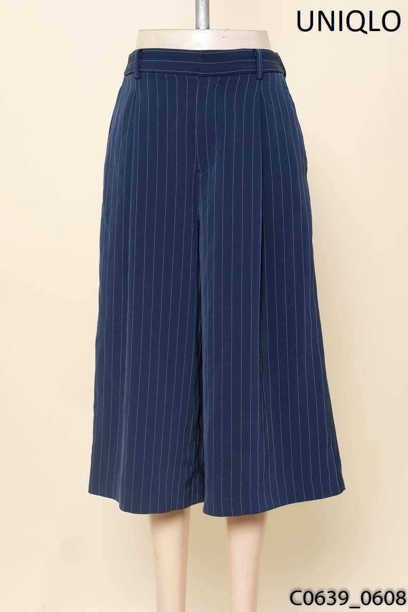 Quần ngố xanh sọc trắng Uniqlo