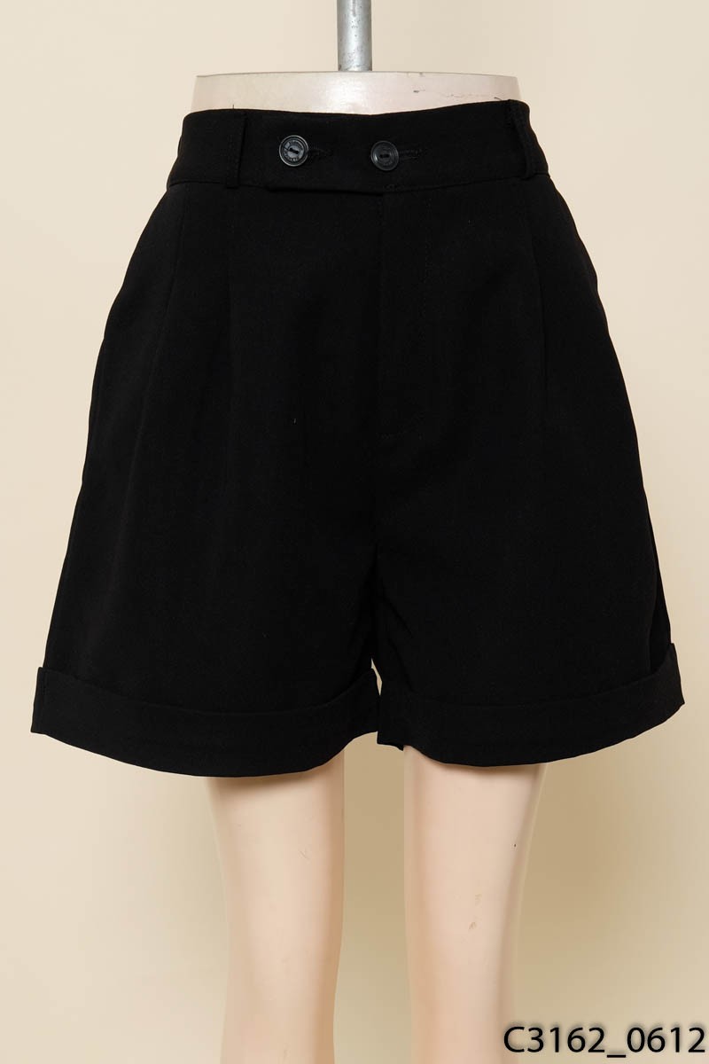 Quần shorts đen