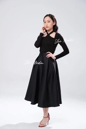 SHE MODA - Áo đen cổ yếm New Tags