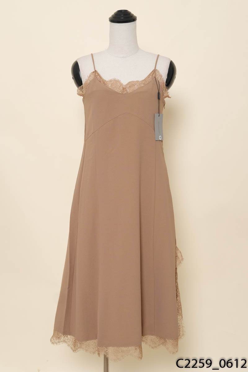 Đầm nâu viền ren New Tags