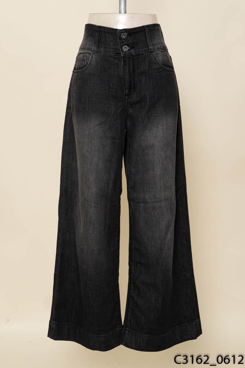Quần jeans đen cạp to