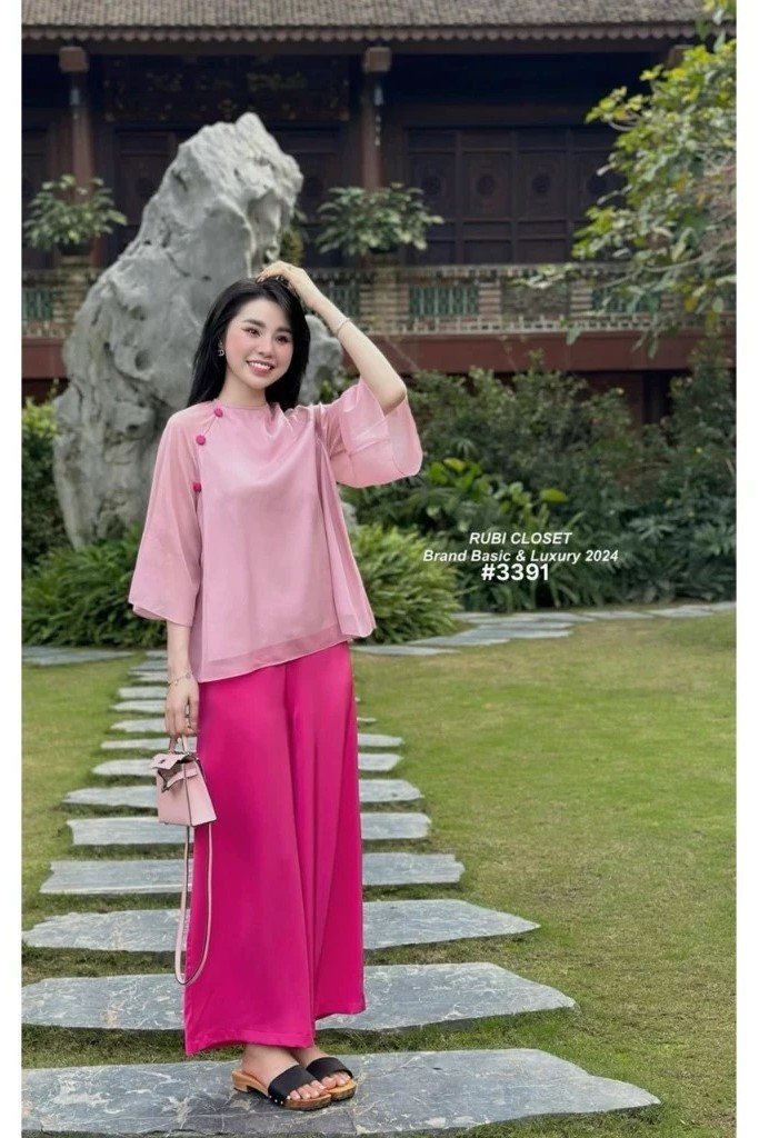 Set áo + quần hồng New Tags