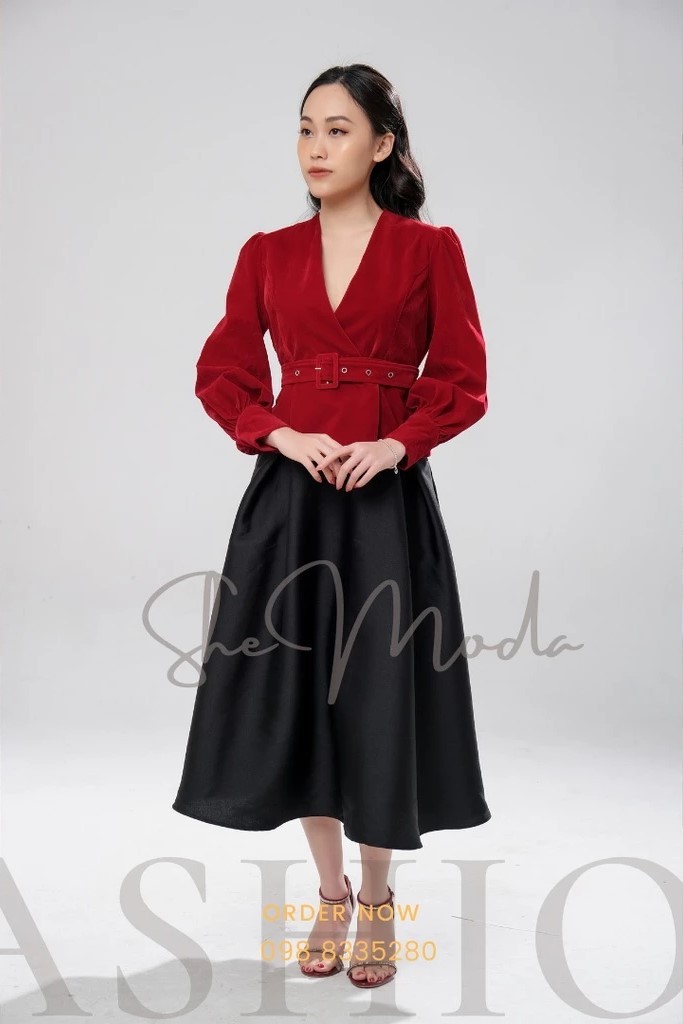 Áo nhung đỏ kèm đai New Tags