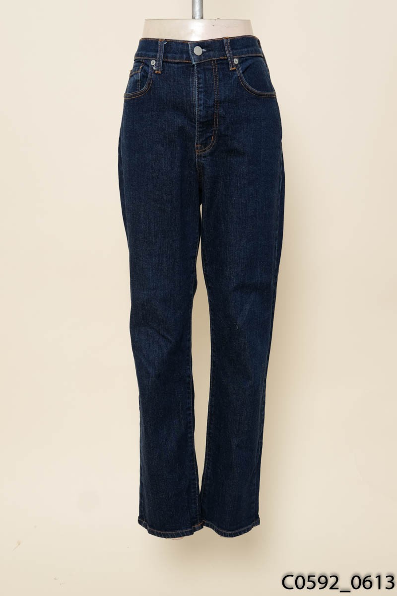 Quần jeans xanh viền chỉ