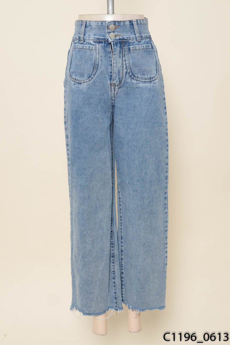 Quần jeans xanh túi trước