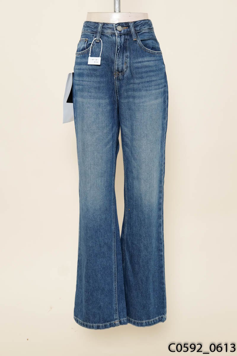 Quần jeans xanh suông  New Tags