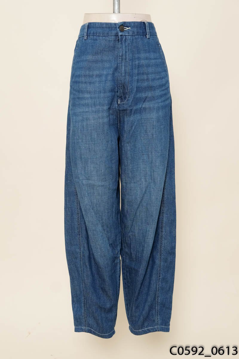 Quần jeans xanh bo ống New Tags