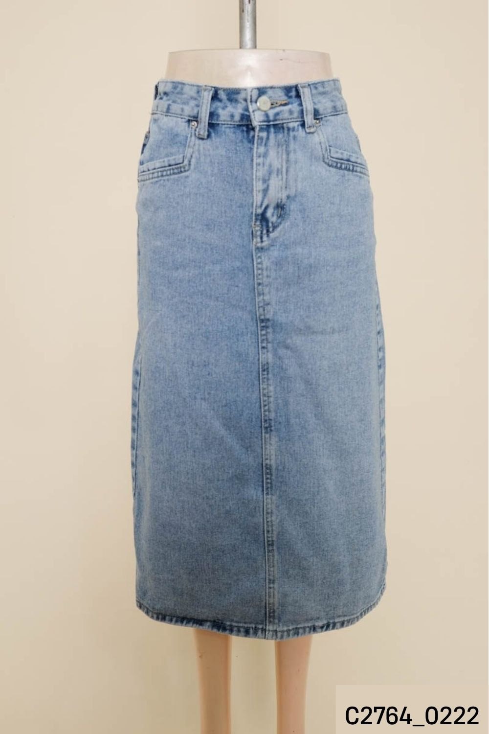Chân váy jeans xẻ tà sau