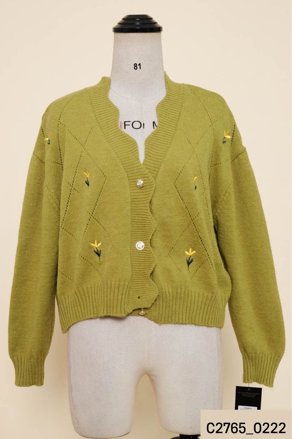 Áo cardigan xanh thêu hoa