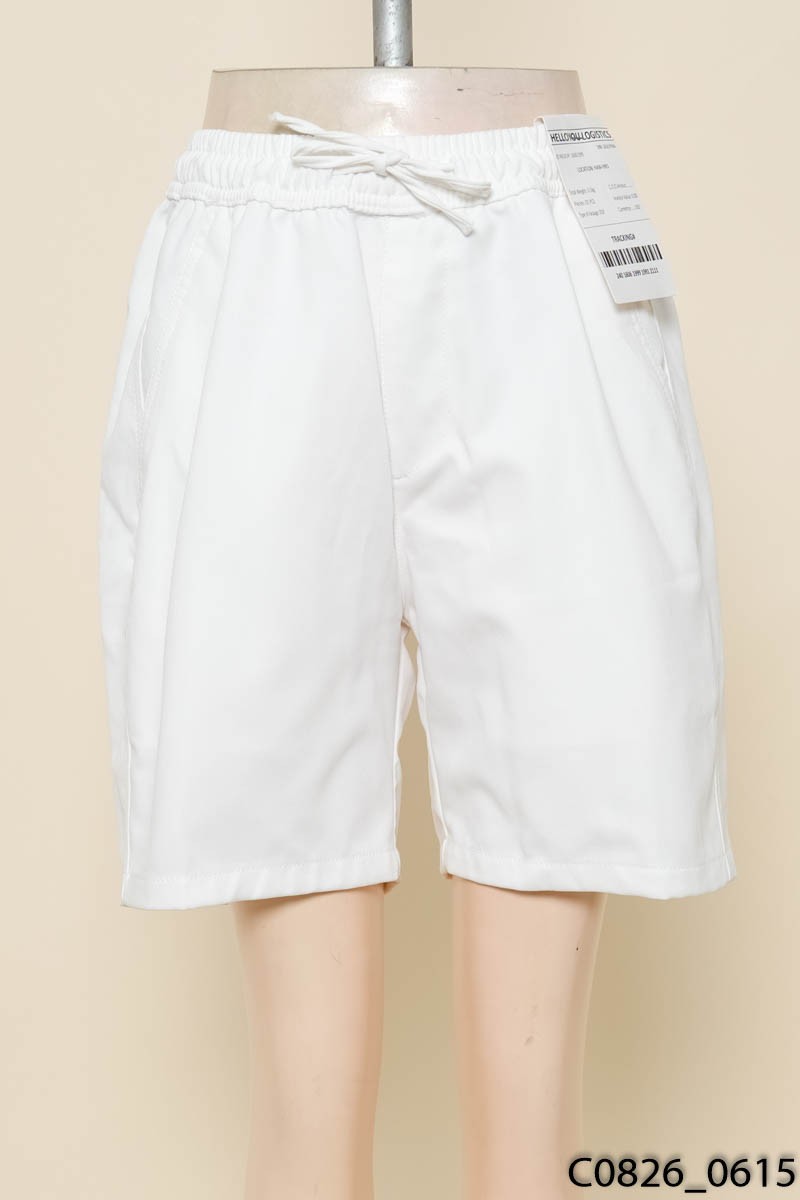 Quần short trắng New Tags