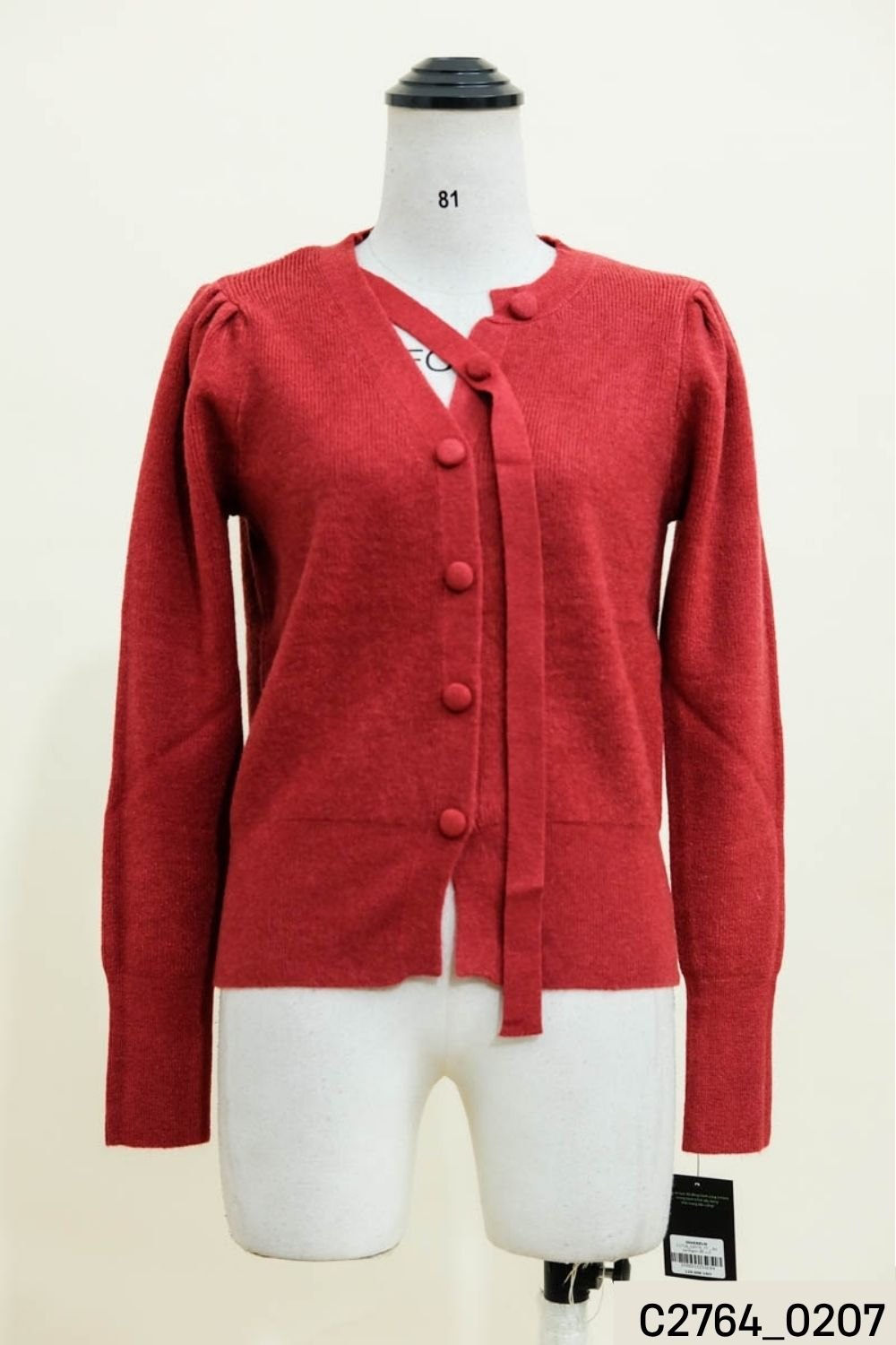 Áo cardigan đỏ cúc bọc