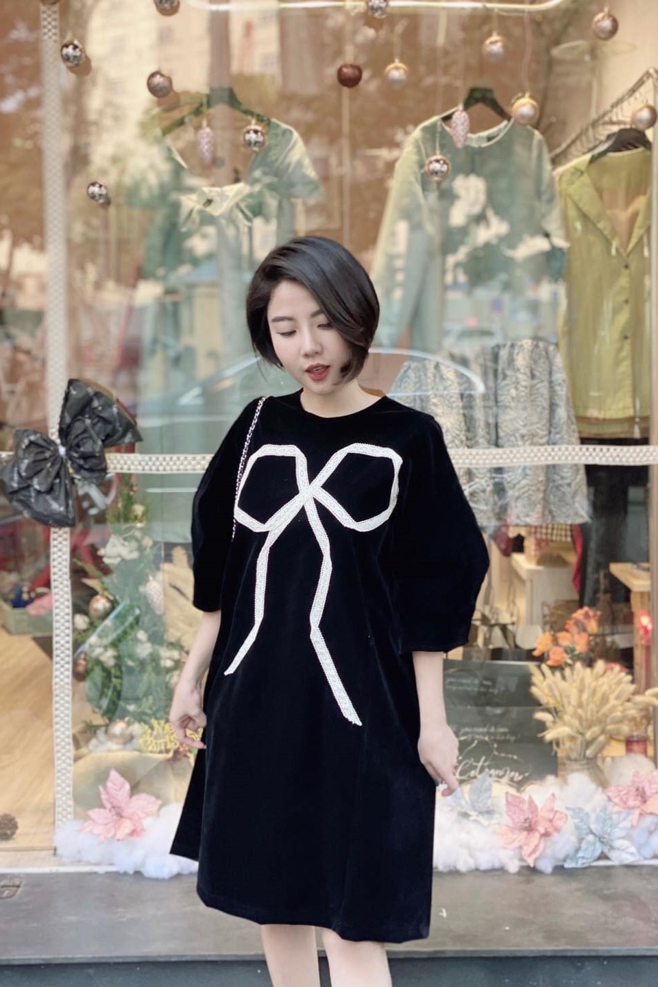 L'ÉTRANGER- Đầm đen
