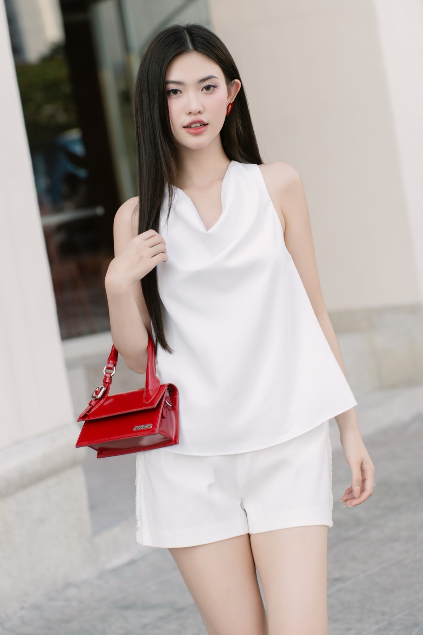 Áo trắng cổ đổ Rechic New Tags