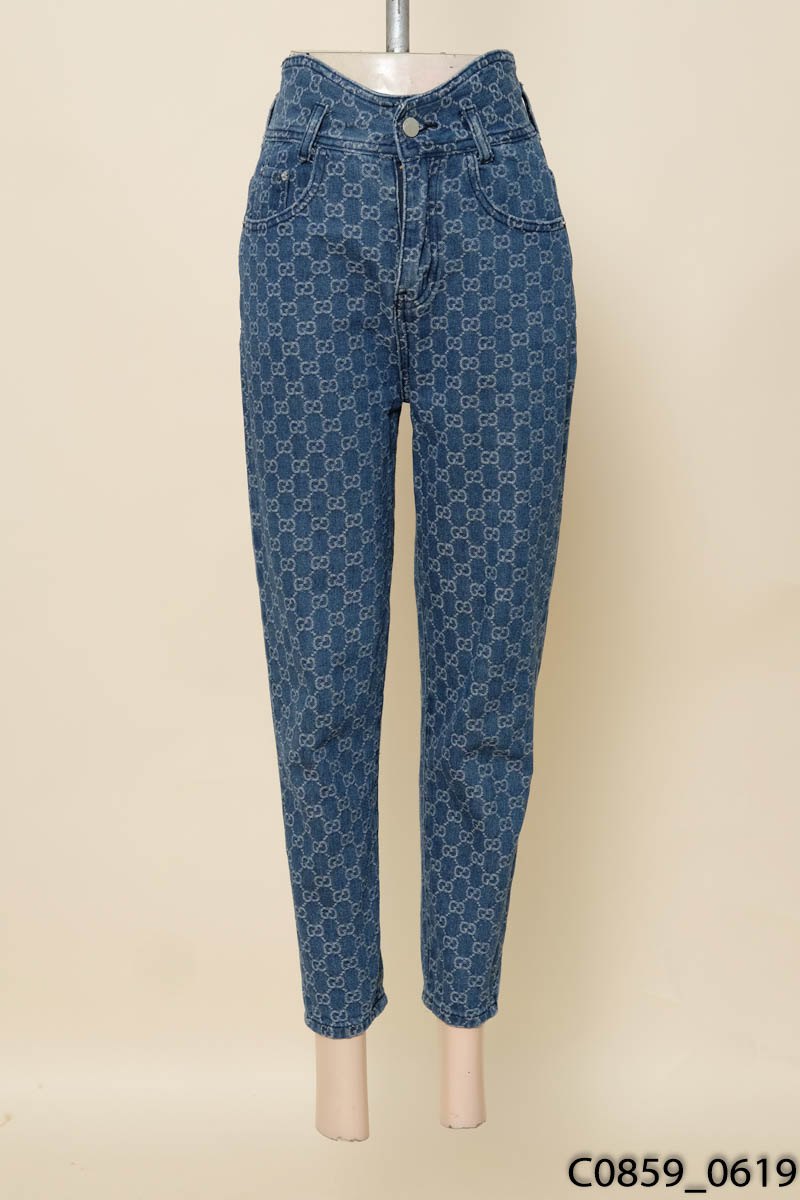 Quần jeans xanh họa tiết