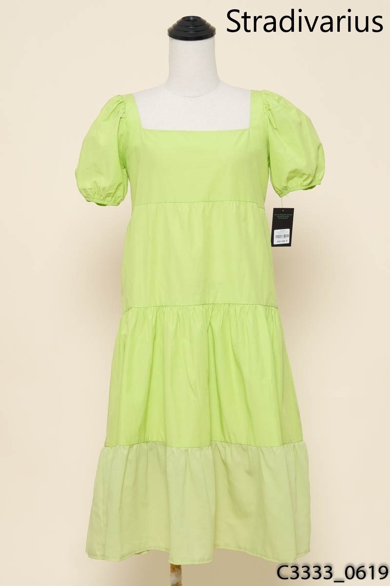 Đầm xanh Stradivarius