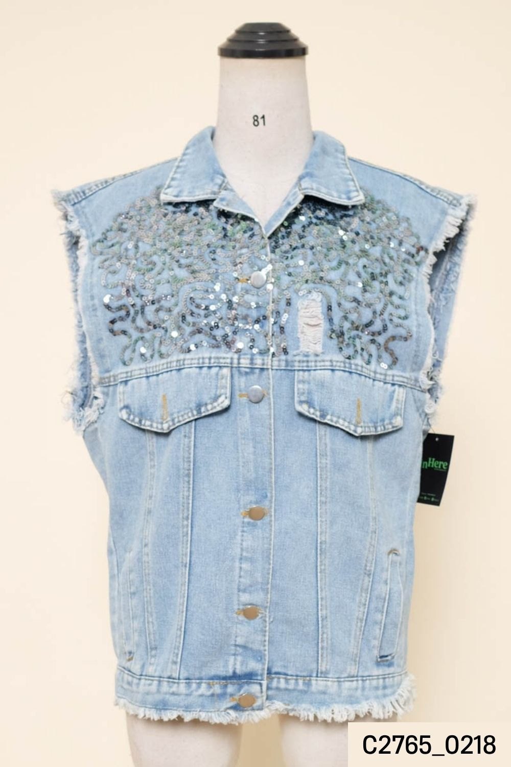 Áo khoác jeans đính cườm