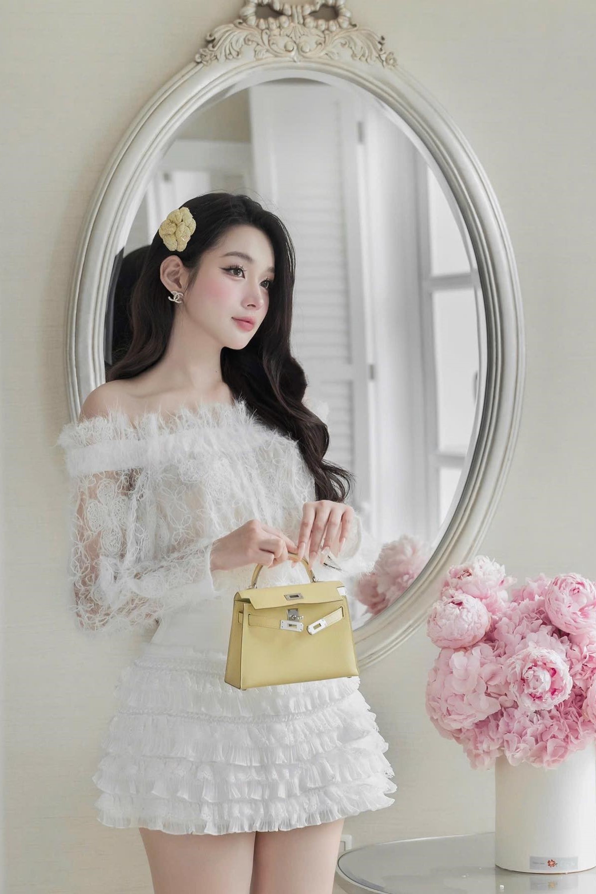 CHOUCHOU - Set áo + chân váy trắng