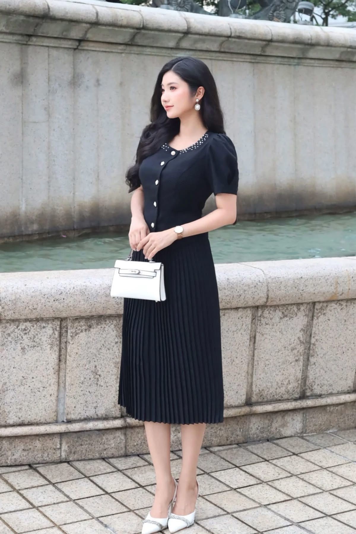 Chân váy đen xếp ly New Tags