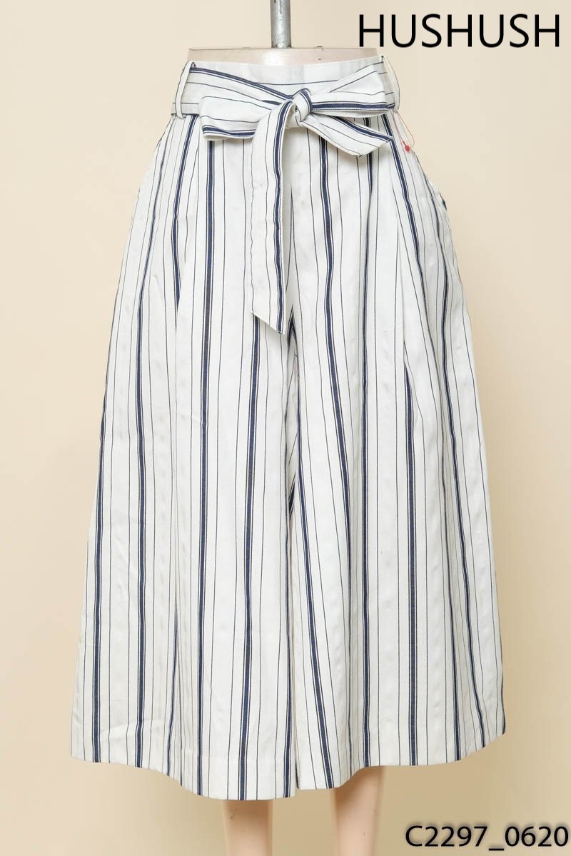 HUSHUSH - Quần culottes trắng kẻ xanh