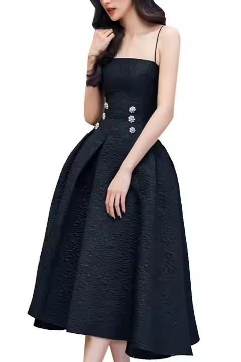 Đầm đen đính đá New Tags