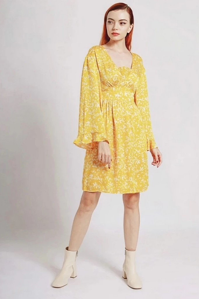 Đầm vàng dài tay BCBGMaxAzria