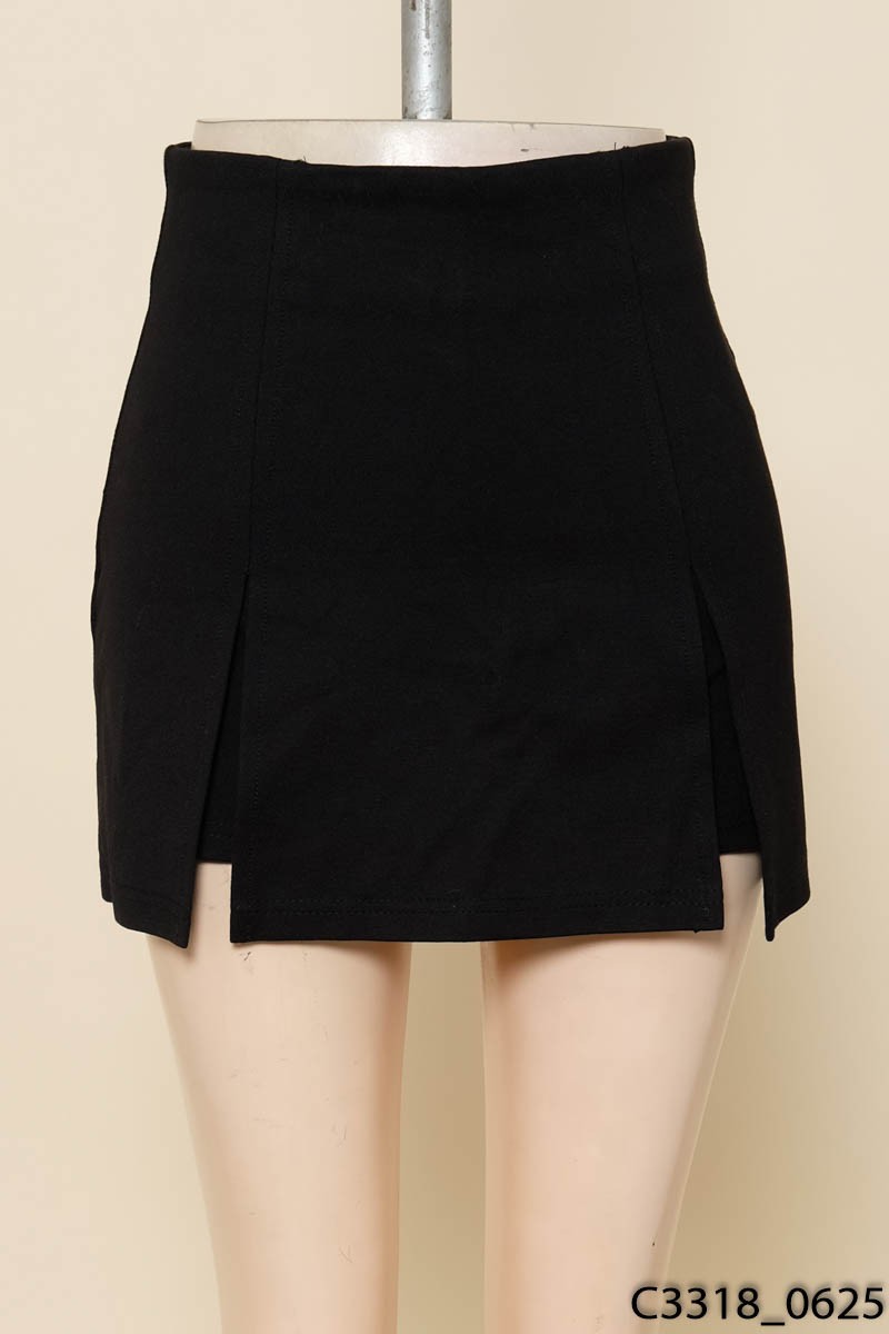 Quần shorts đen