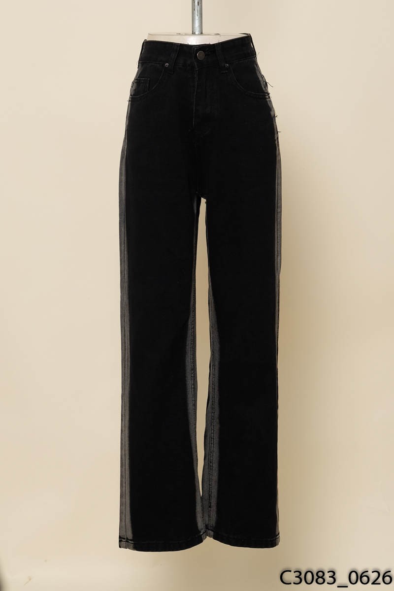 Quần jeans đen phai viền