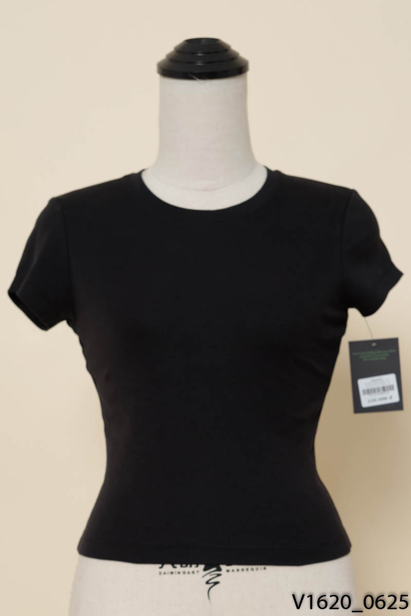 Áo croptop đen Uniqlo