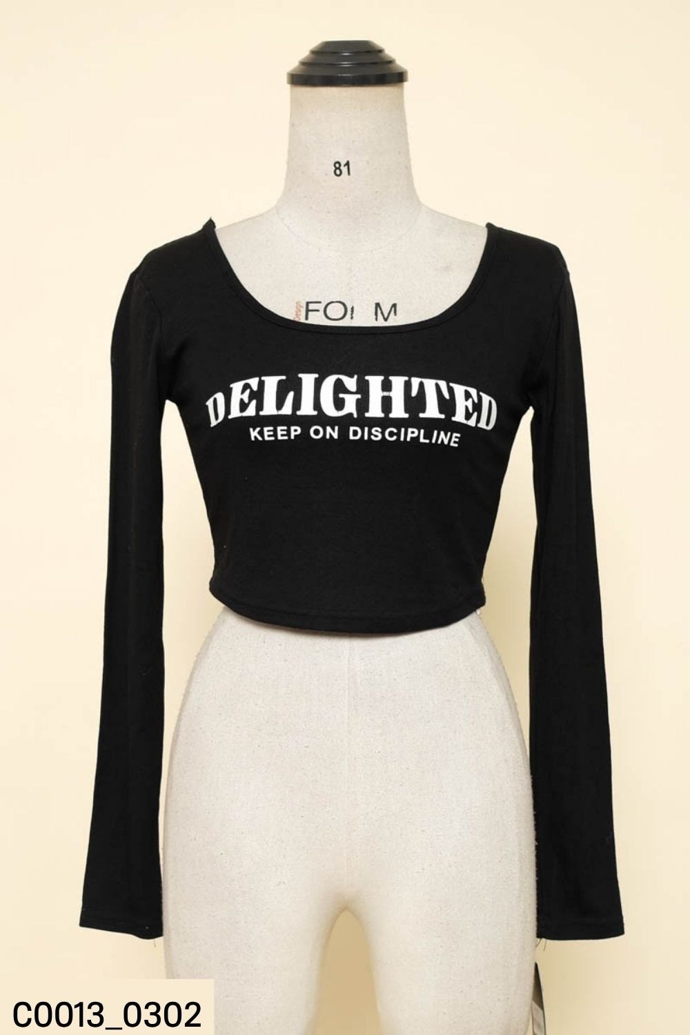 Áo croptop đen dài tay