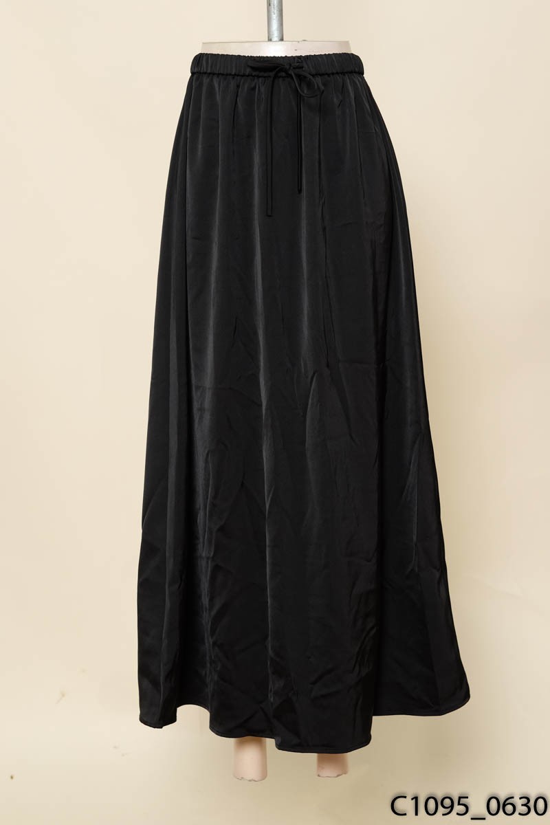 Chân váy satin đen