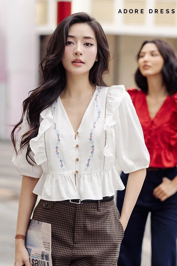Áo trắng viền bèo Adore Dress