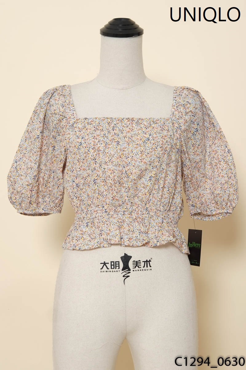 Áo hoa màu Uniqlo