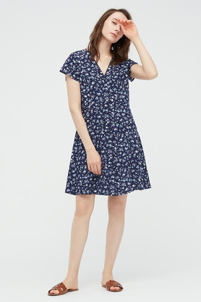 Đầm xanh hoa kèm lót Uniqlo