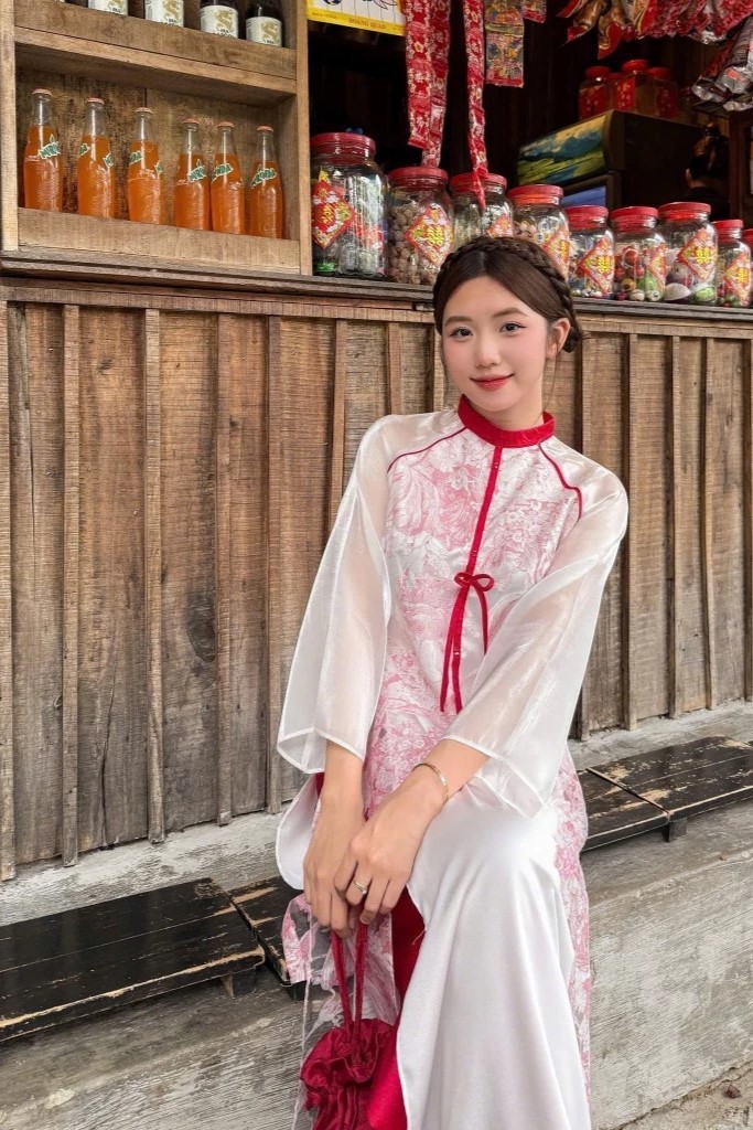 Set áo dài hồng viền đỏ
